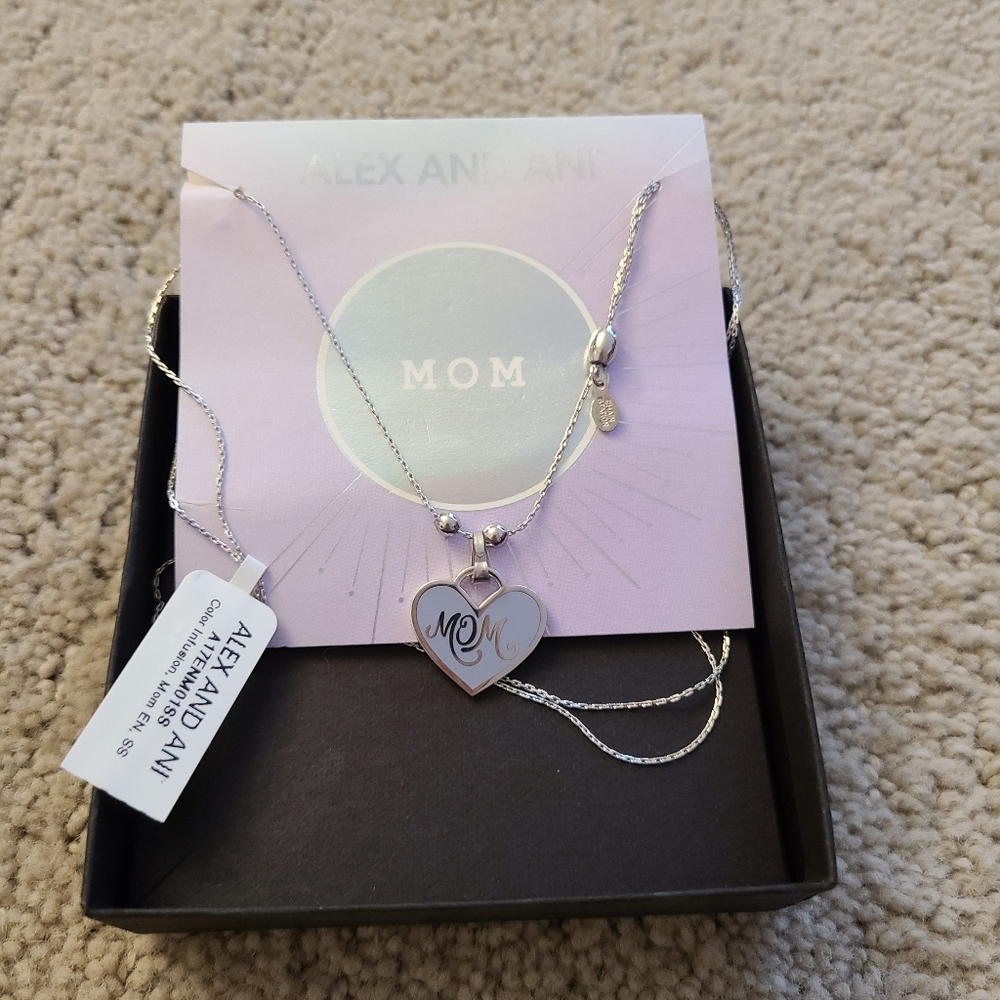 NWT Akex and Ani Mom Necklace